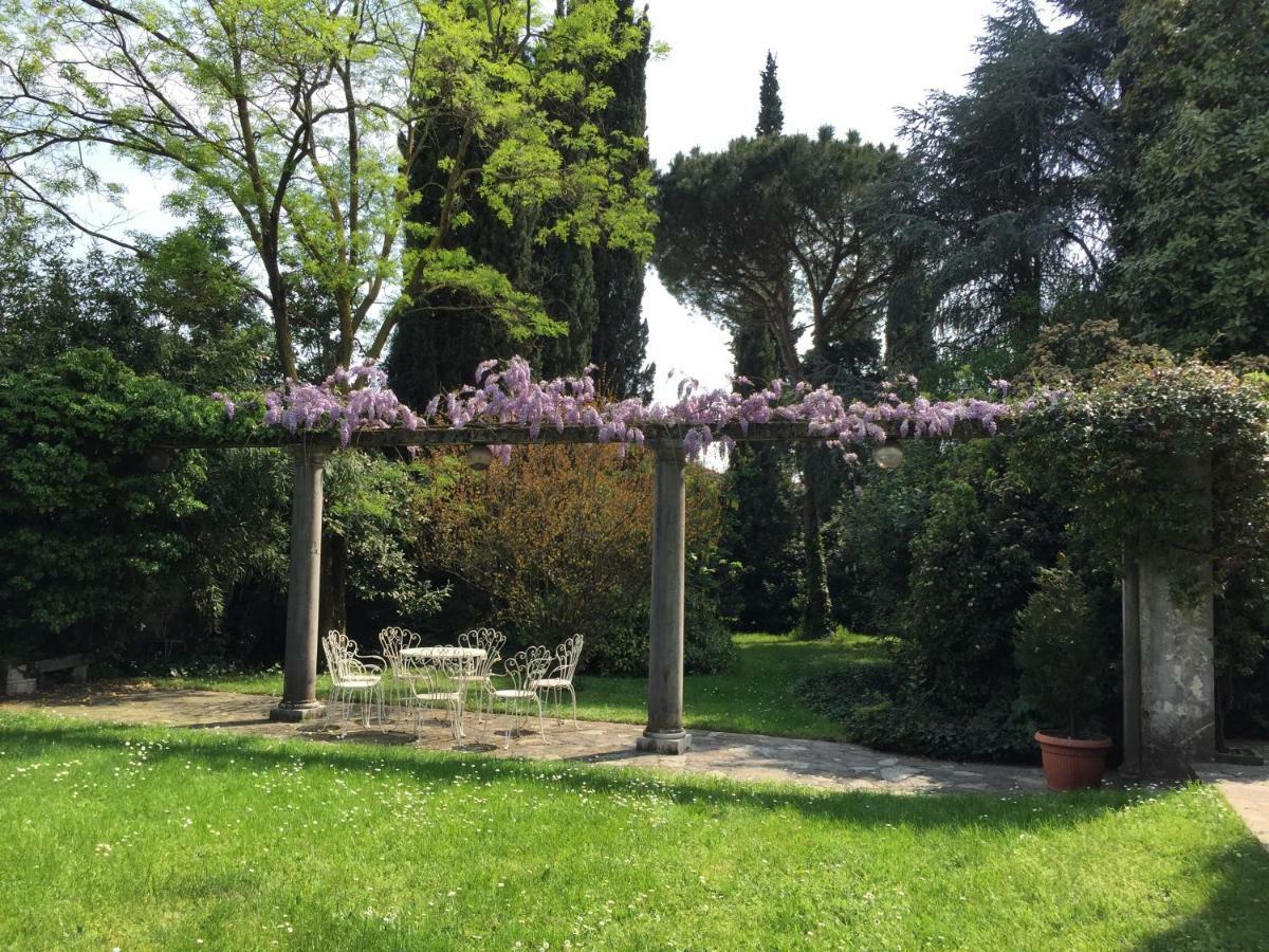 B&B La Villa Mediterranea Passirano Exteriör bild